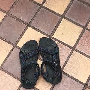 Men’s Used Teva (size 9)